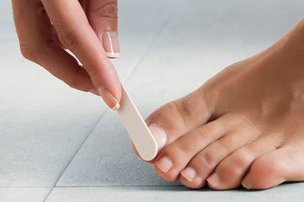 como arreglar las uñas delos pies paso a paso